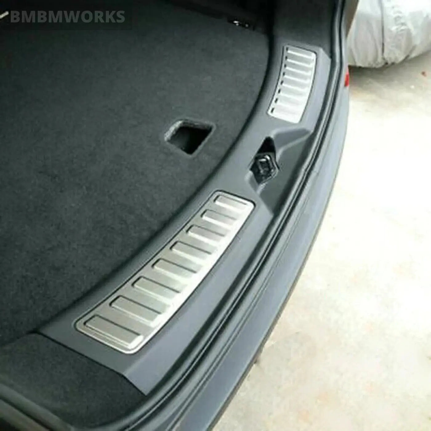 2Pcs Metal Tailgate Edge Cover Trim Replacement For Land Rover Discovery Sport