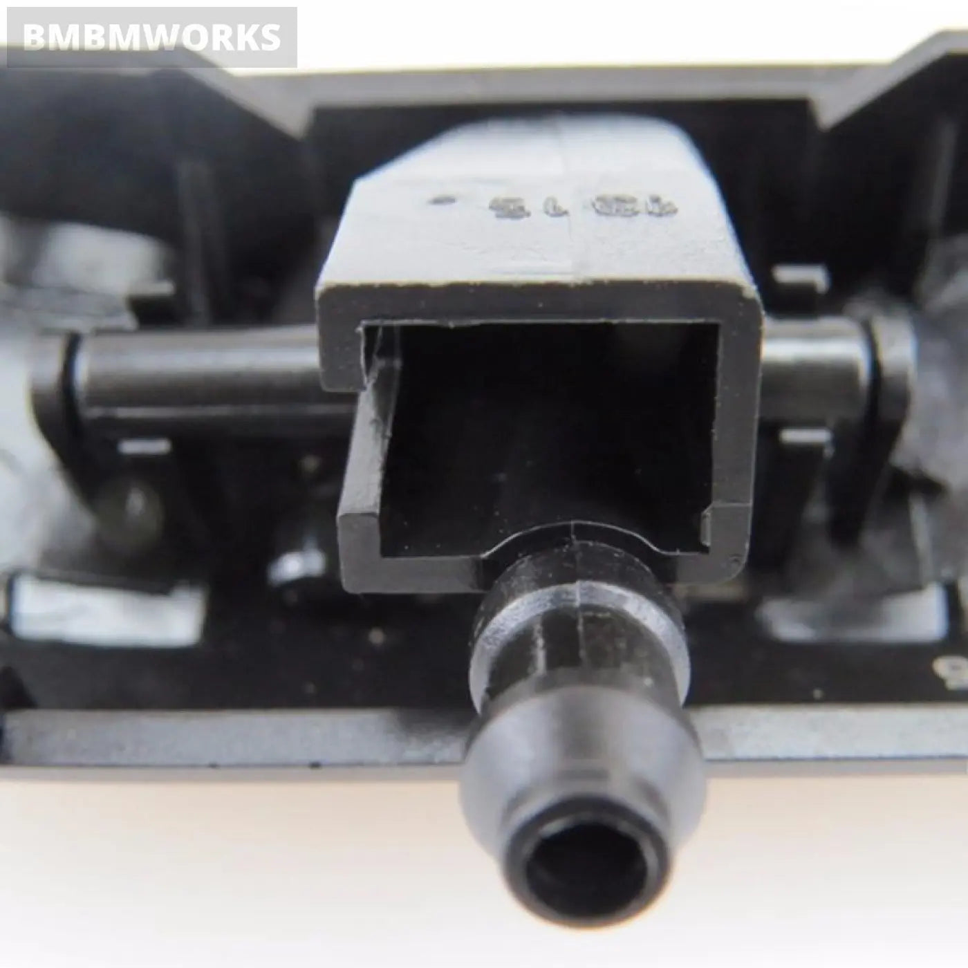 2X Front Windshield Cleaner Water Spray Nozzle Jet Vw Passat B6 B7 Golf 5 Mk5