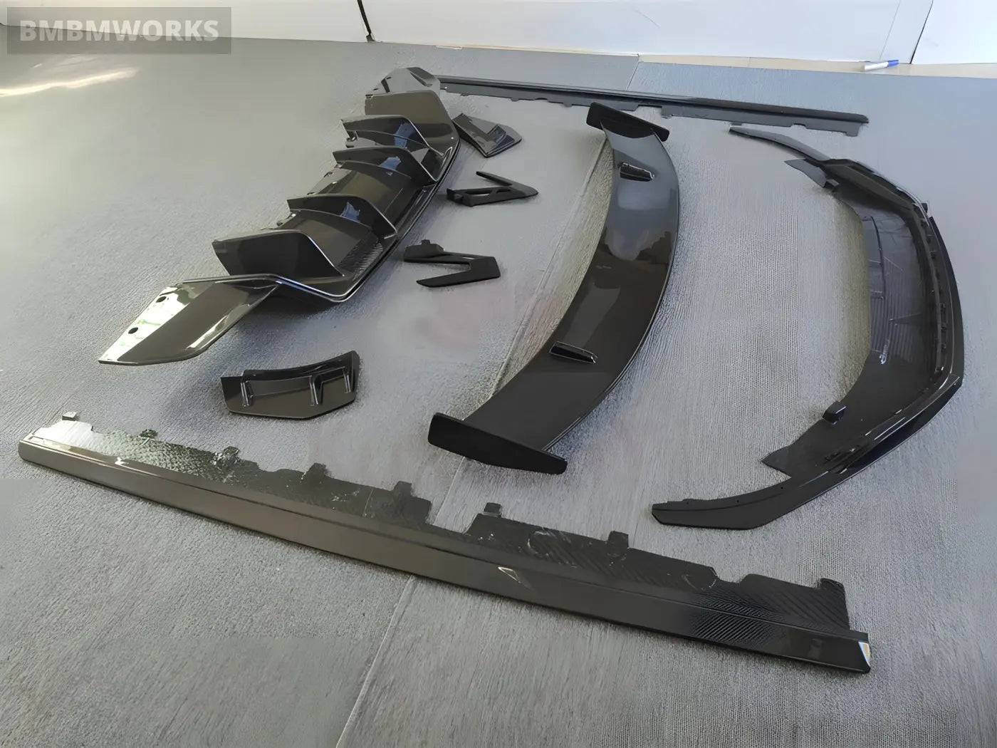 Audi R8 Carbon Fiber Full Body Kit (Front Lip Side Skirts Rear Diffuser Rear Spoiler Front Bumper Air Vents) 2017-2019