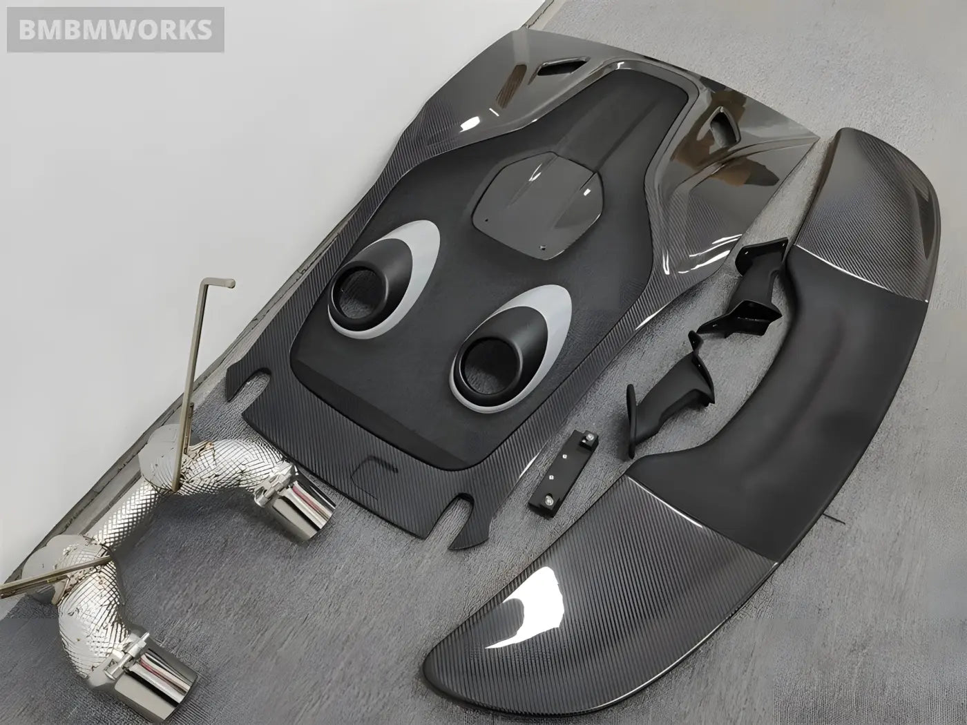 McLaren 540C/570S Carbon Fiber Tailgate Spoiler with Exhaust Body Kit – 600LT Style Body Kits & Performance 4