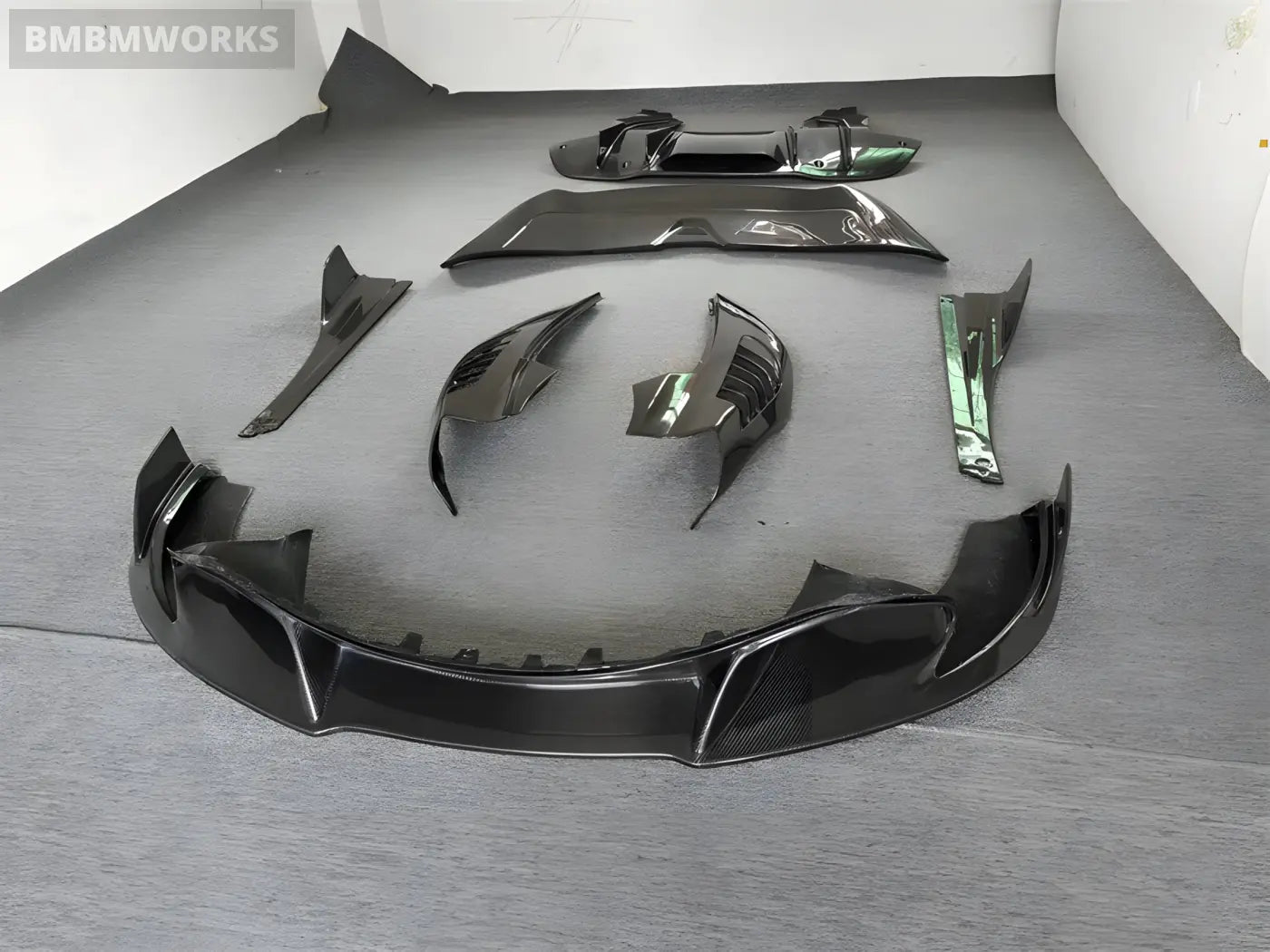 McLaren 720S Carbon Fiber Body Kit – Front & Rear Lip Diffuser Side Skirts Mudguards and Rear Spoiler Body Kits &